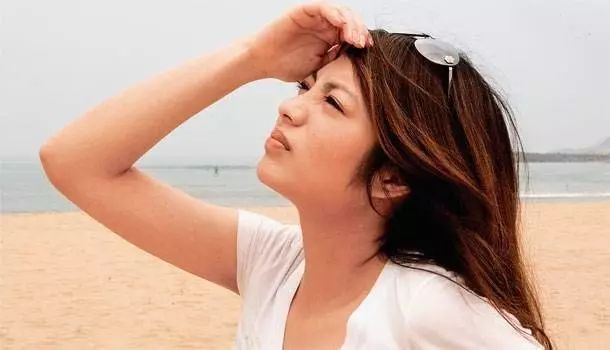 皮肤瘙痒水泡破了怎么处理,皮肤上起红疹且有水泡瘙痒