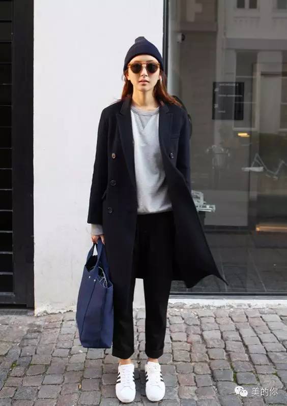 休闲九分裤搭配运动鞋好看吗,直筒九分裤怎么搭配运动鞋