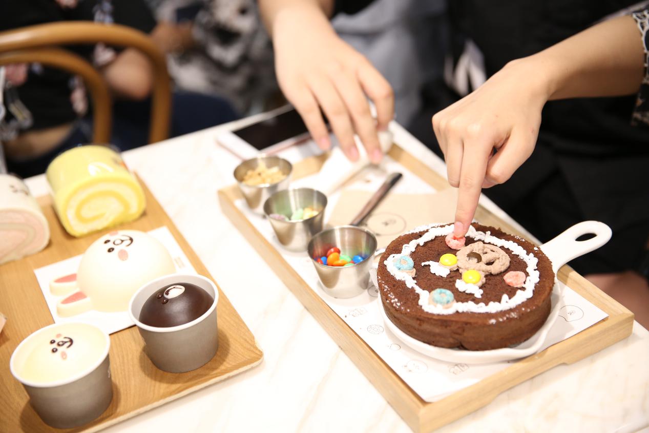 今日消费资讯：卷福确认出演《吉普赛男孩》、SupremexKAWS或将成真