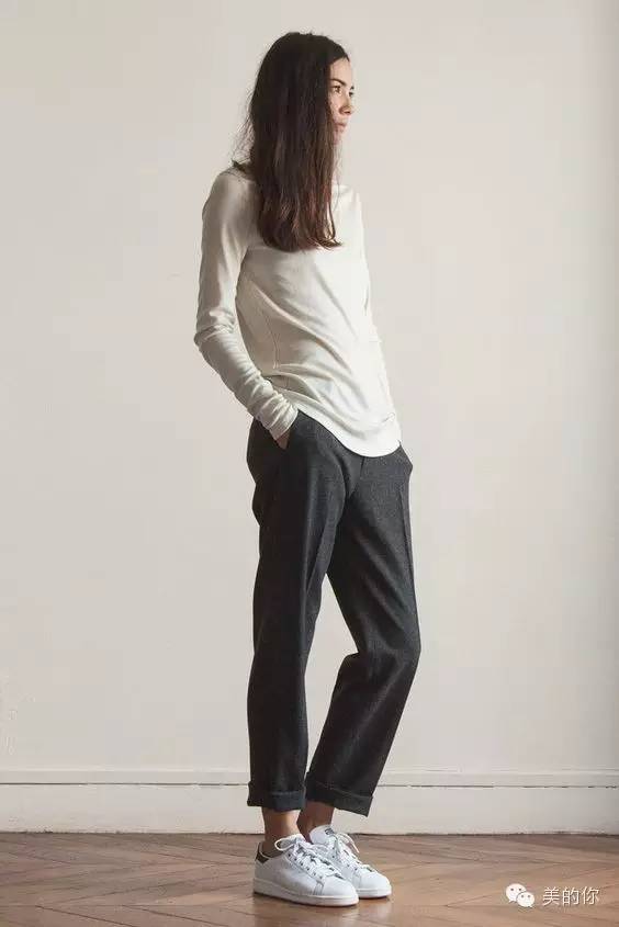 休闲九分裤搭配运动鞋好看吗,直筒九分裤怎么搭配运动鞋