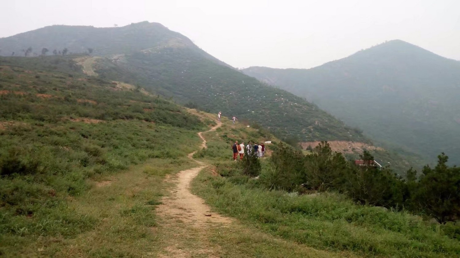 龙泉寺山小环穿——与教师一起爬山庆祝教师节