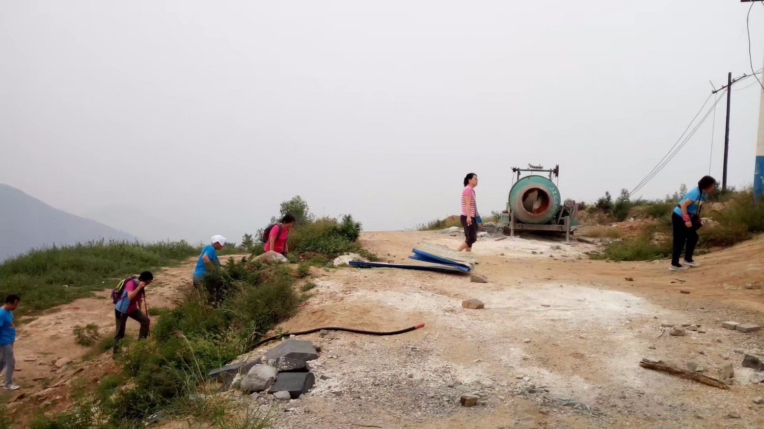 龙泉寺山小环穿——与教师一起爬山庆祝教师节