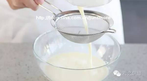 极简单的牛奶布丁，香浓嫩滑好美味！