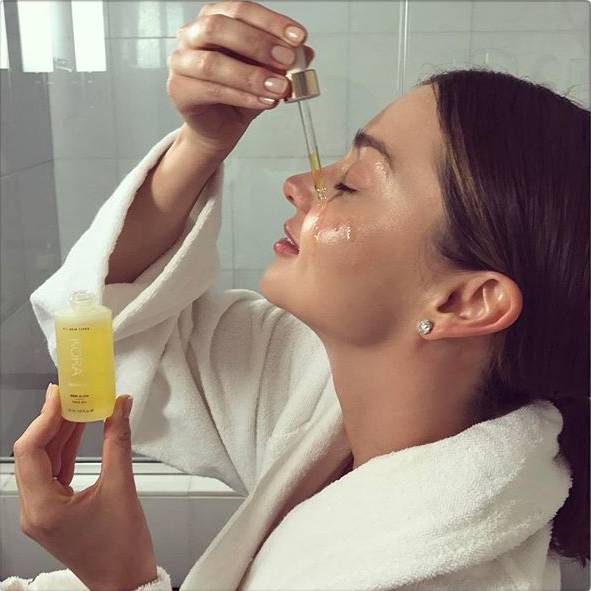 rihanna彩妆,rihanna彩妆产品