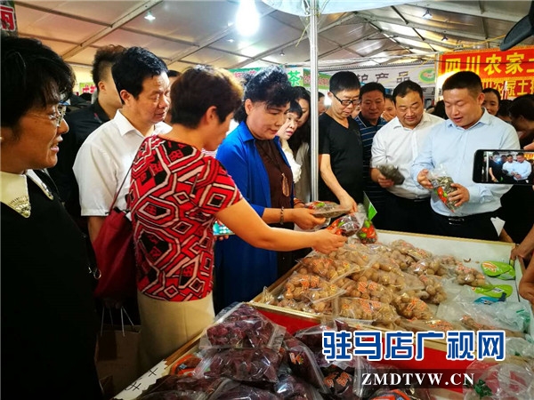 今秋新果实用心做好仁的本土品牌“李三瓜子”在中国农洽会上日均销售额突破5万元