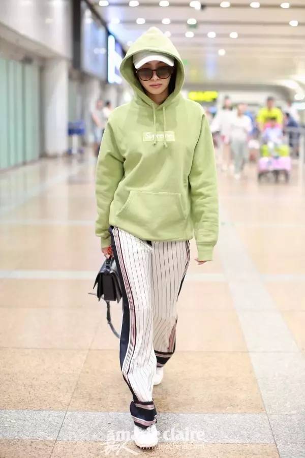 宋茜穿白色牛仔,宋茜温暖的甜蜜的搭配