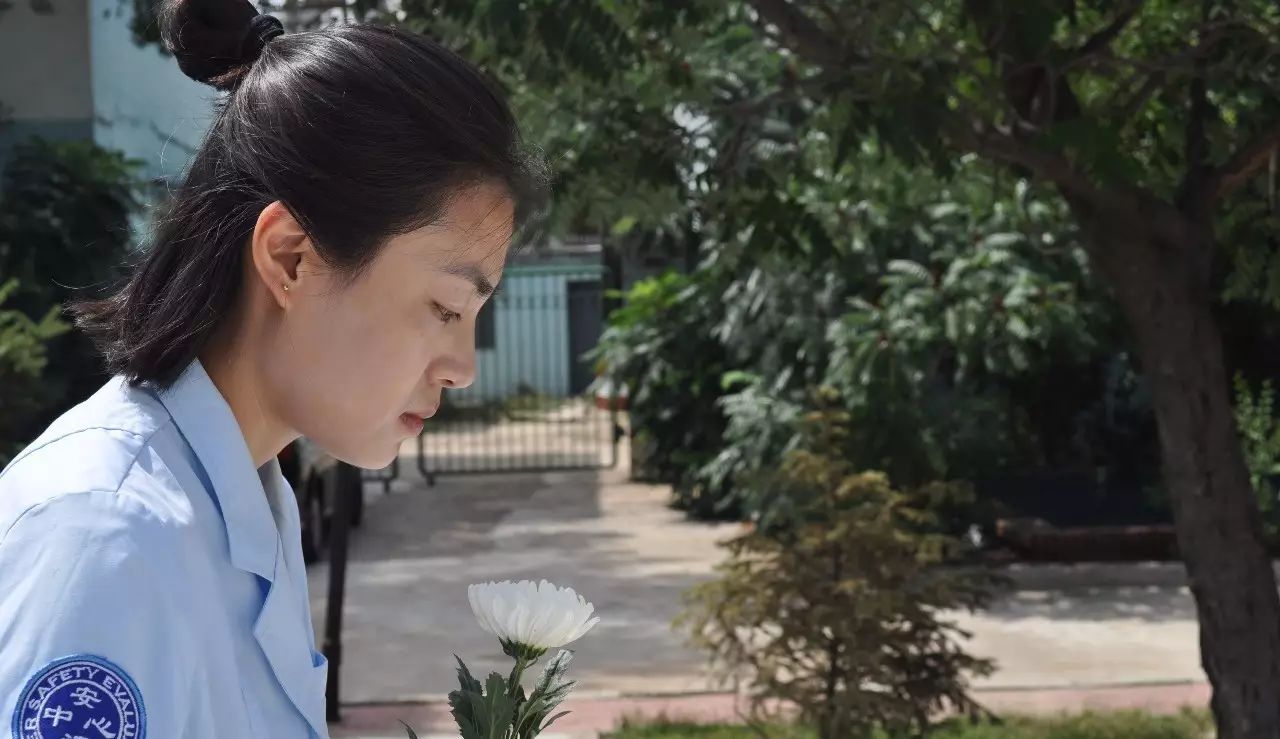 这是一场特殊的葬礼,这是一场特殊的婚礼看哭了数万人