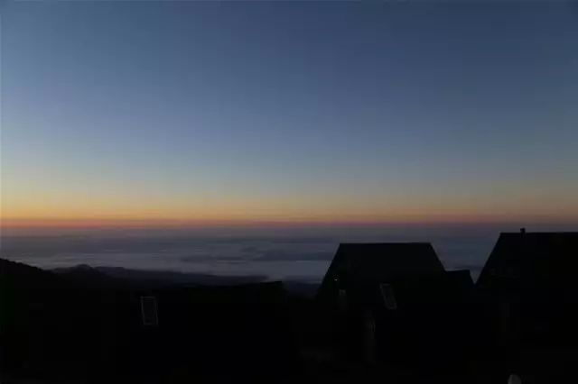 BLACKYAK牛人牛队｜登顶“非洲之巅”