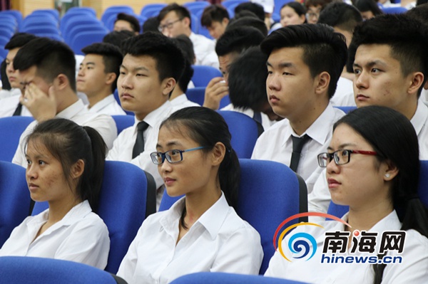 三亚科工信局在海航学院举办讲座近300名学生参与