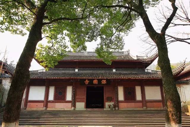 你绝对想不到，在一个唐朝古镇里，藏着大师王灏操刀的纯木客舍！