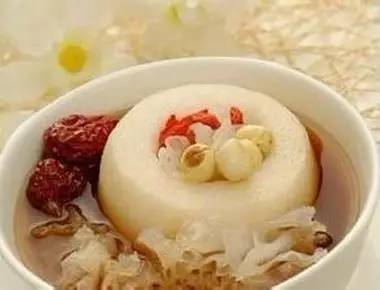 秋天口干舌燥伴有咳嗽食疗,秋天上火的食物有哪些