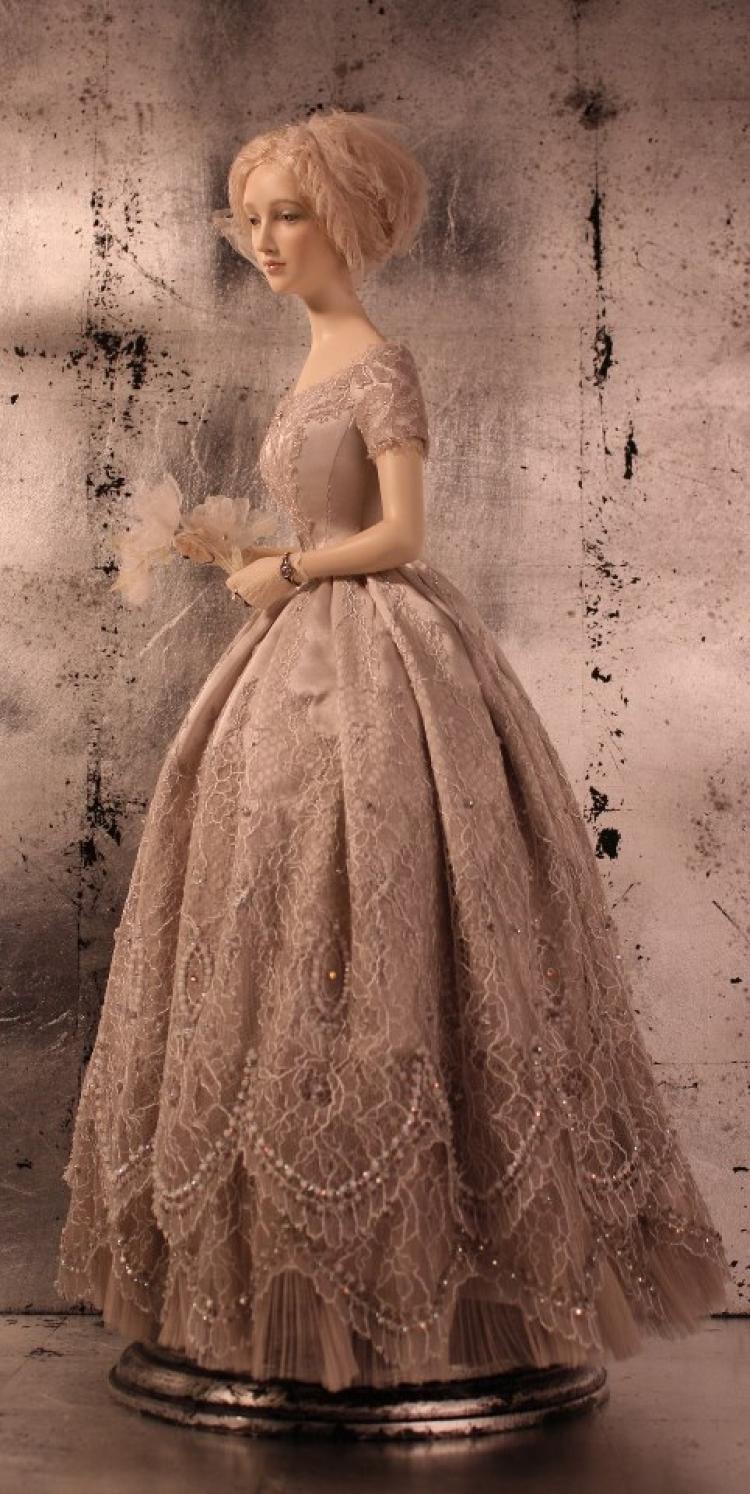 200万的人偶娃娃惊艳范爷订婚场！还有这些贵到流泪的手工美娃，你想买吗？！