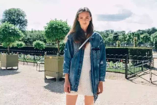 穿搭牛仔外套和风衣,穿搭层次感牛仔外套