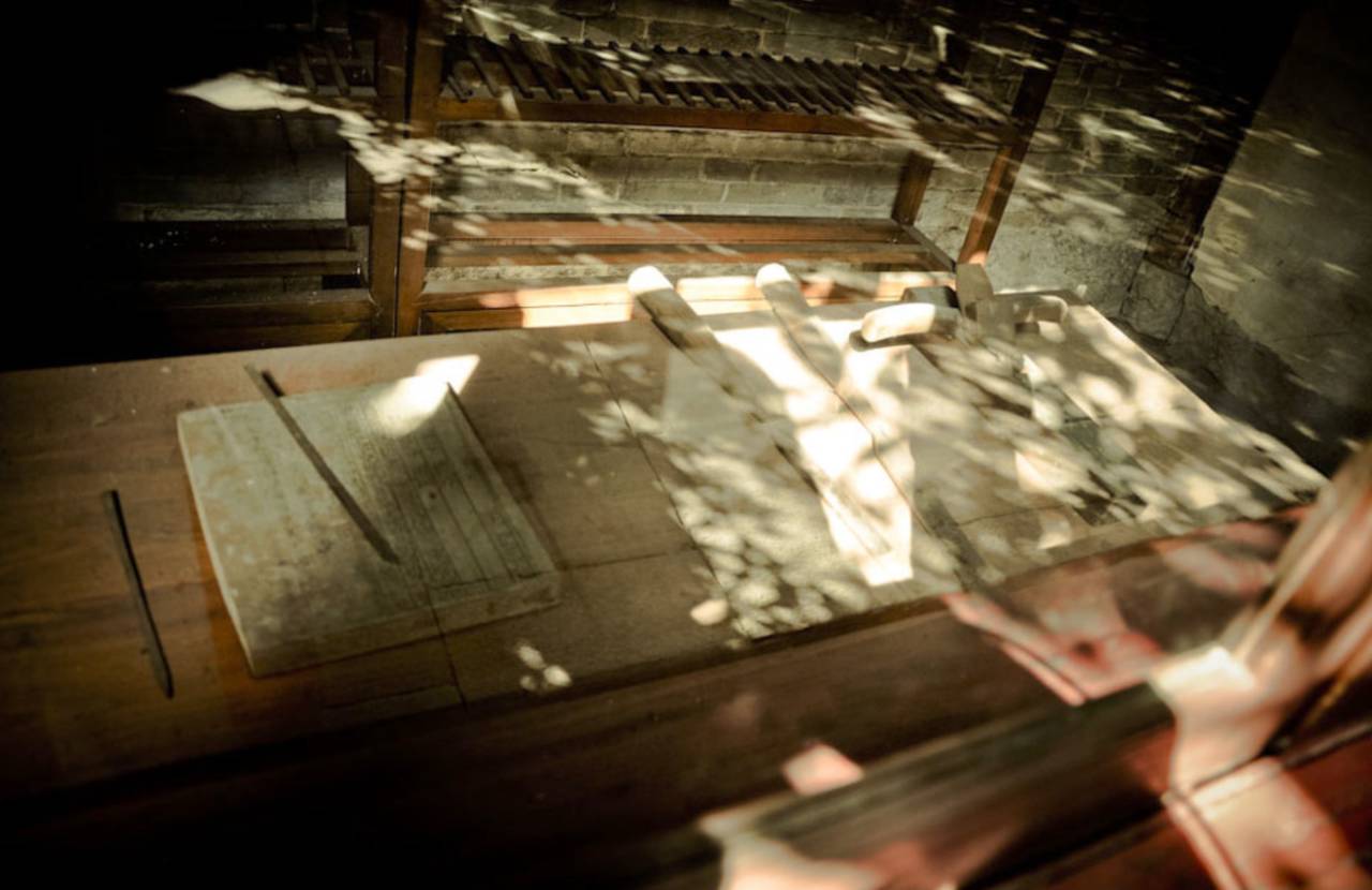 你绝对想不到，在一个唐朝古镇里，藏着大师王灏操刀的纯木客舍！