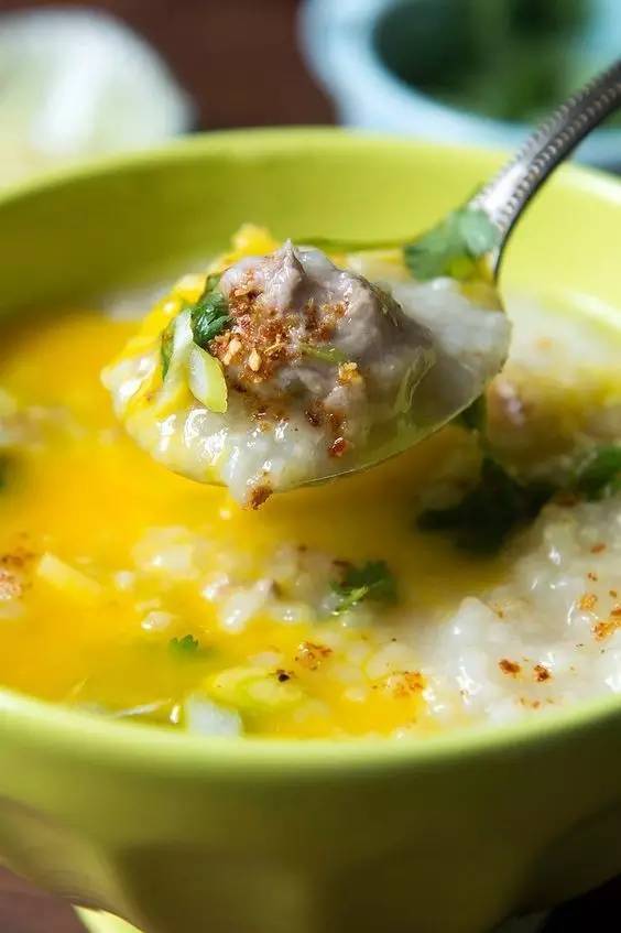 煮米饭时加点它，保住营养不粘锅，香的你不敢揭开锅