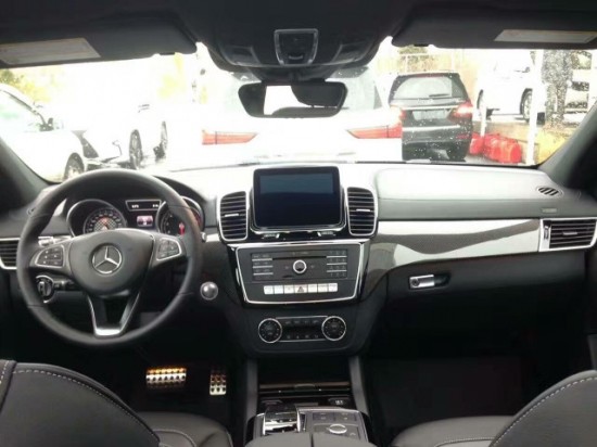 国五奔驰gle43全国最低价,18款奔驰gle43黑咖现车顶级配置