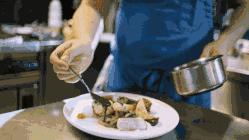 乐活家｜偷偷告诉你：这些上海米其林餐厅100元吃到扶墙！国庆去打卡