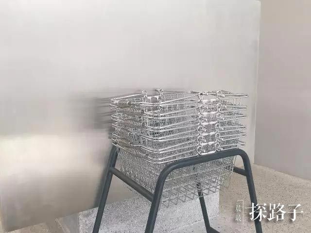 探门路丨价格堪比免税店！在这间「仓库」里居然还能买到断货口红！