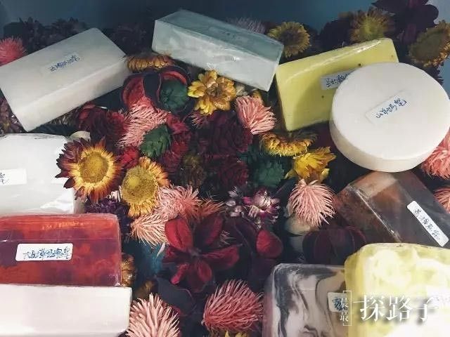 探门路丨价格堪比免税店！在这间「仓库」里居然还能买到断货口红！