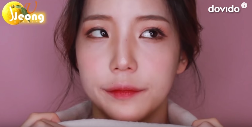 害怕浆果色涂完唇膏“血盆大口”？给你3招