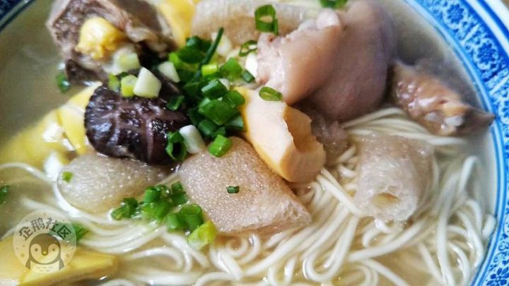 美好的假期从一束花开始,美好的假期从早餐开始