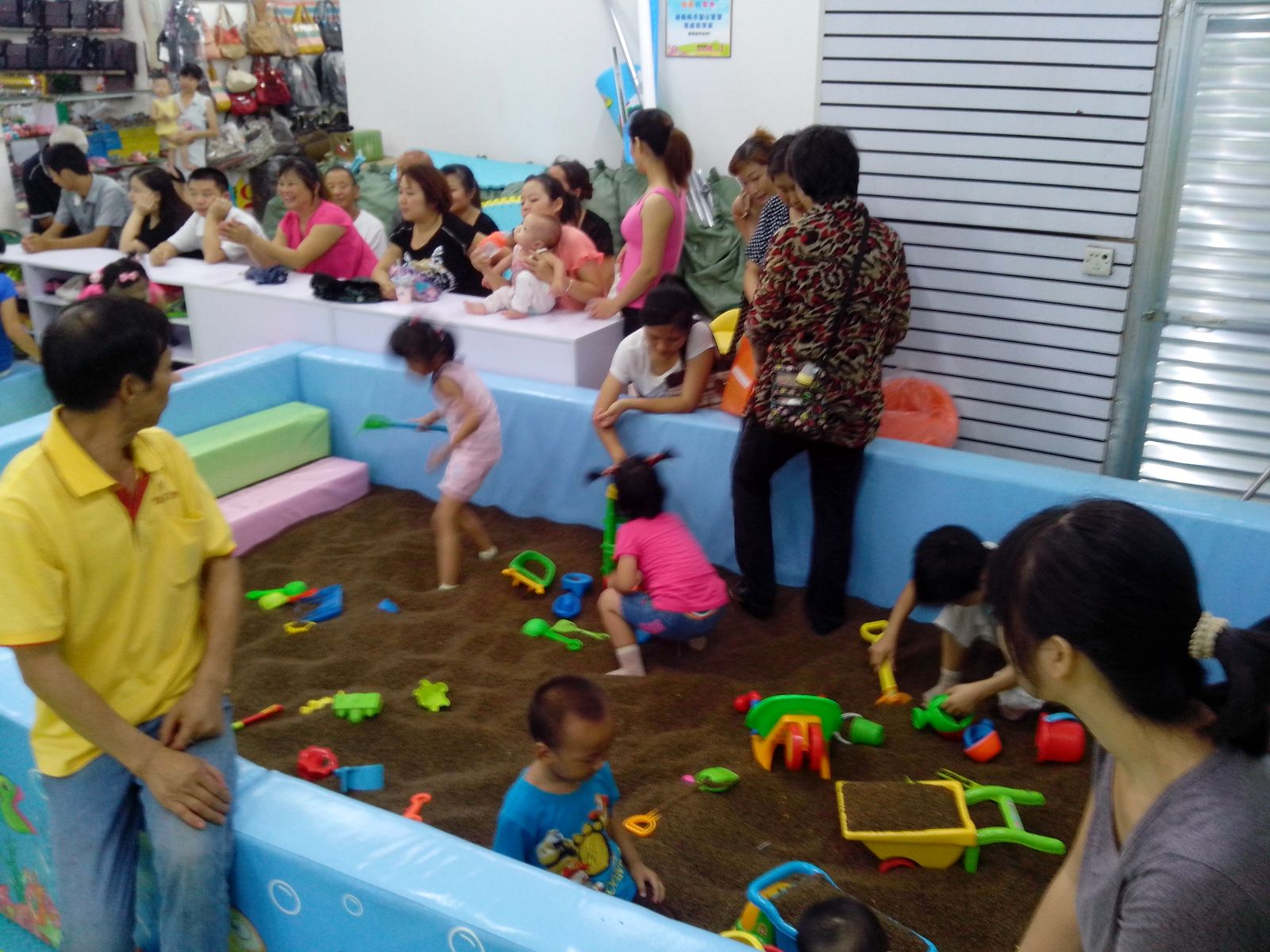 儿童游乐场投资前景怎么样,儿童室内游乐场项目小型加盟