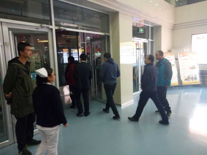辽宁省瓦房店市中心医院一行来我院参观、学习、座谈、交流