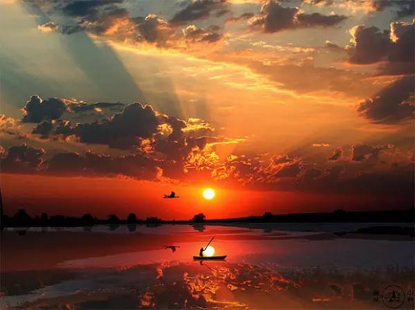 一舟独钓一江秋,一把鱼竿一壶酒一人独钓一江秋