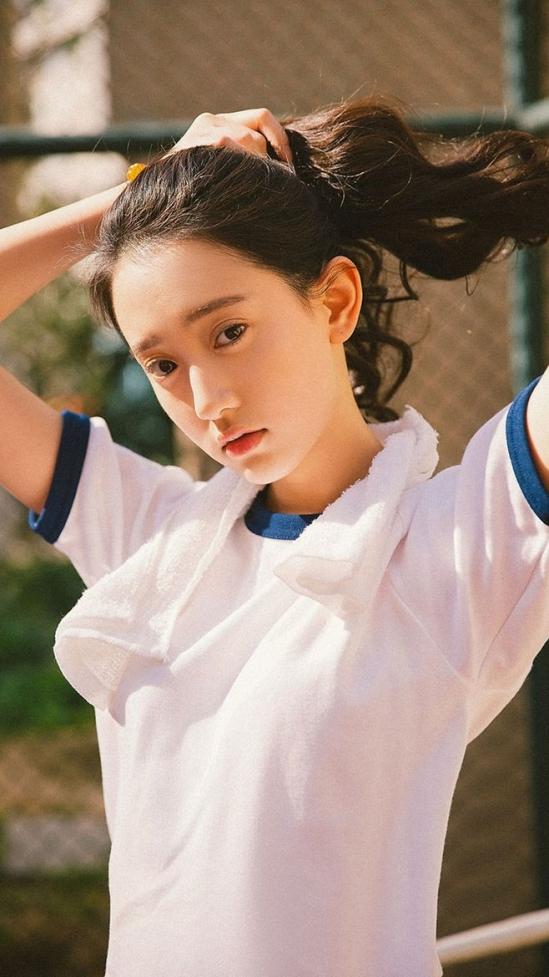 披肩发发型扎法教程,披肩发发型简单扎法视频教程