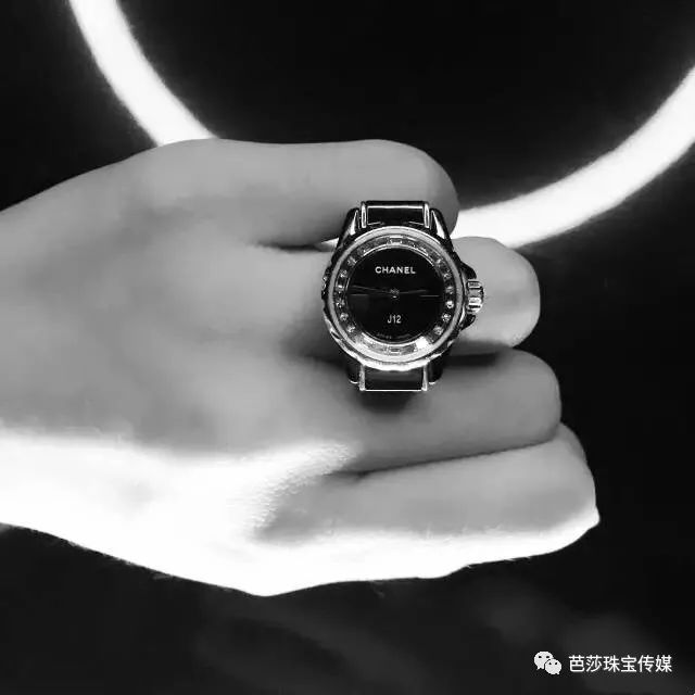 衣袖太长不用剪一个针法搞定,衣袖长了不剪短如何缝合