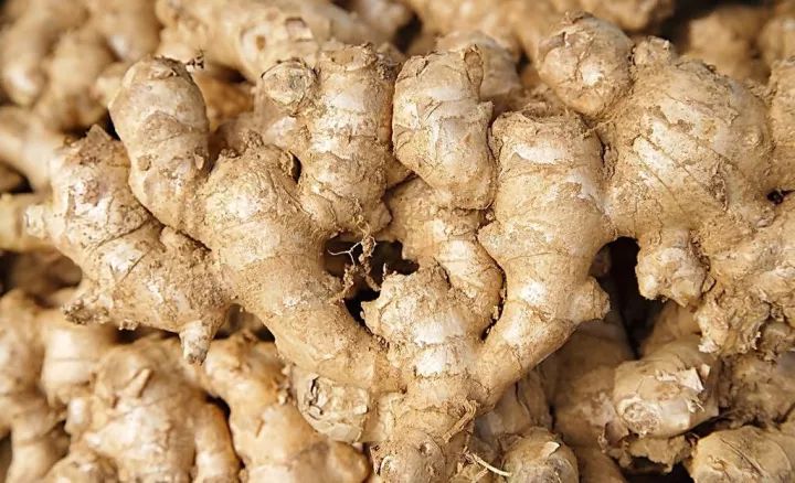 年轻人手脚冰凉怕冷怎么办,年轻人手脚冰凉怎么回事