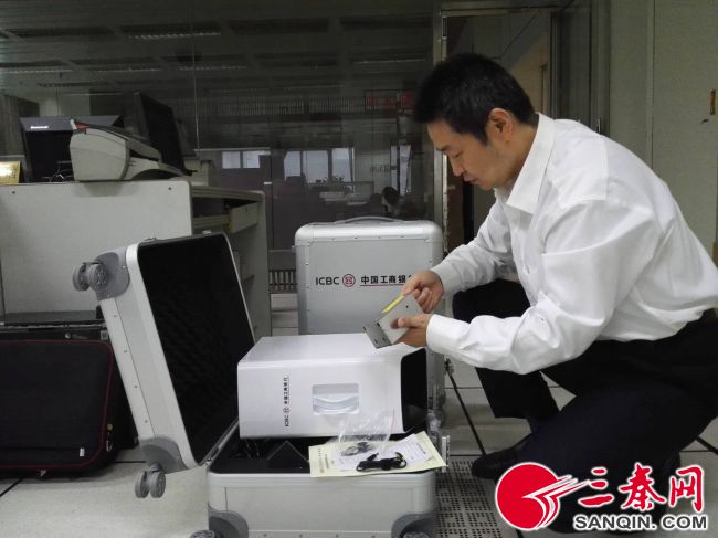 谱写绚烂多彩的人生华章,用坚守谱写人生华章