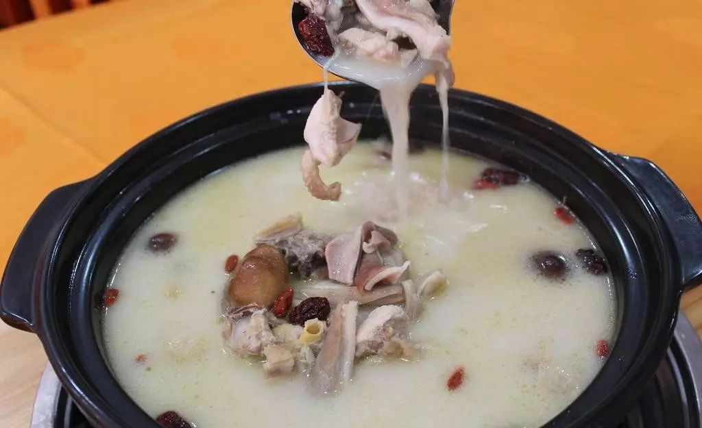 孕妇怀孕6个月能不能吃自助火锅,孕期该如何安全吃火锅