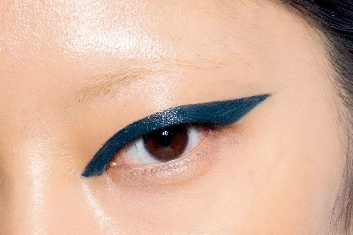 适合亚洲人的八种眼线画法 (眼线怎么画好看又粗又黑)