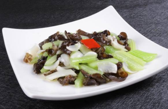 如何缓解鼻干秋燥,秋燥皮肤干燥吃什么