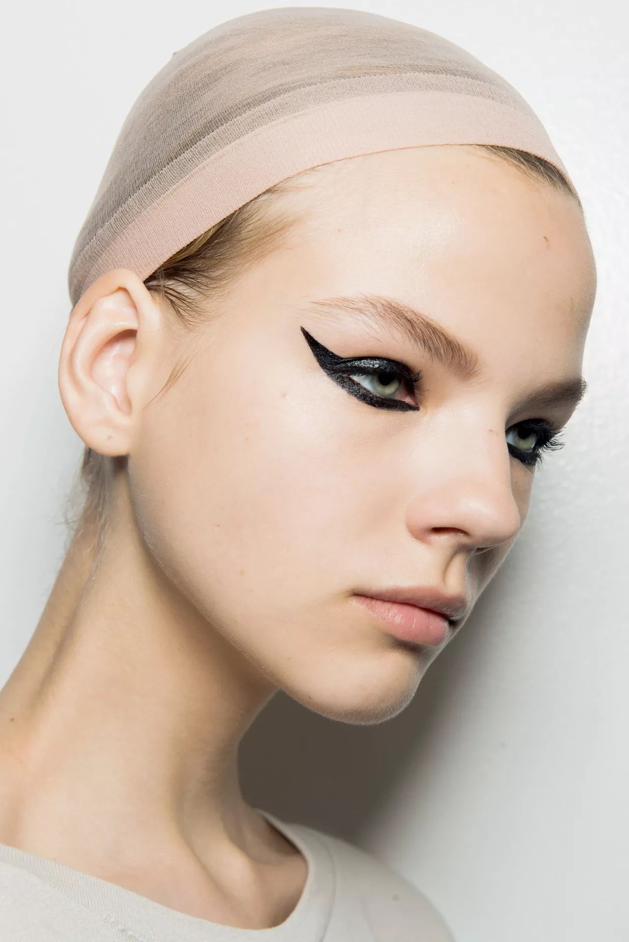 适合亚洲人的八种眼线画法 (眼线怎么画好看又粗又黑)