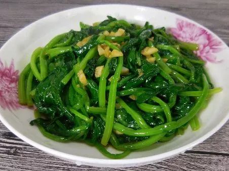 如何缓解鼻干秋燥,秋燥皮肤干燥吃什么