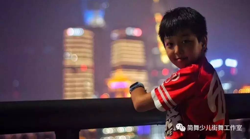 一步一步教我们小孩学街舞,怎么从小培养小孩子学习街舞