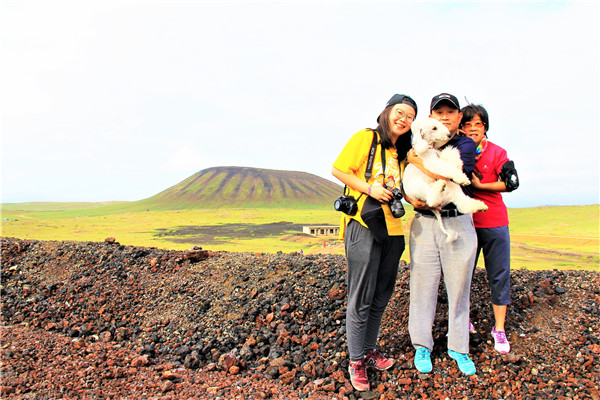 活动回顾｜欧帝亿主题狗狗巴士察哈尔草原深处探秘万年火山