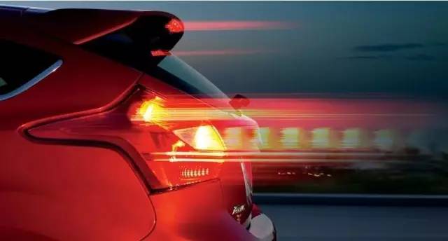 汽车年检对灯光有什么要求,年检灯光不合格怎么办