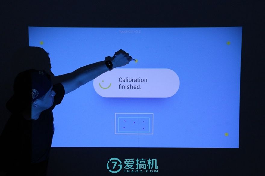微型触控投影TouchjetPond智能触控投影仪评测