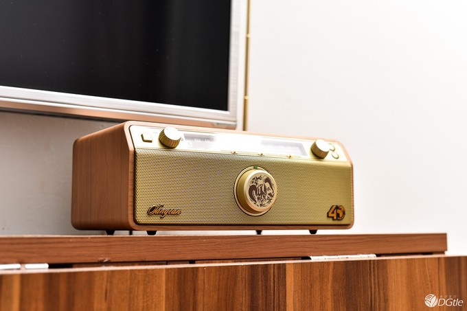 听见好时光不适时宜地入了一台蓝牙收音机