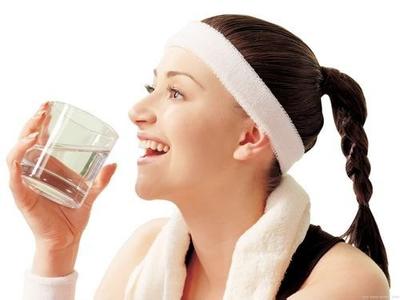 熬夜额头爆痘怎么办,十岁女生额头爆痘怎么办