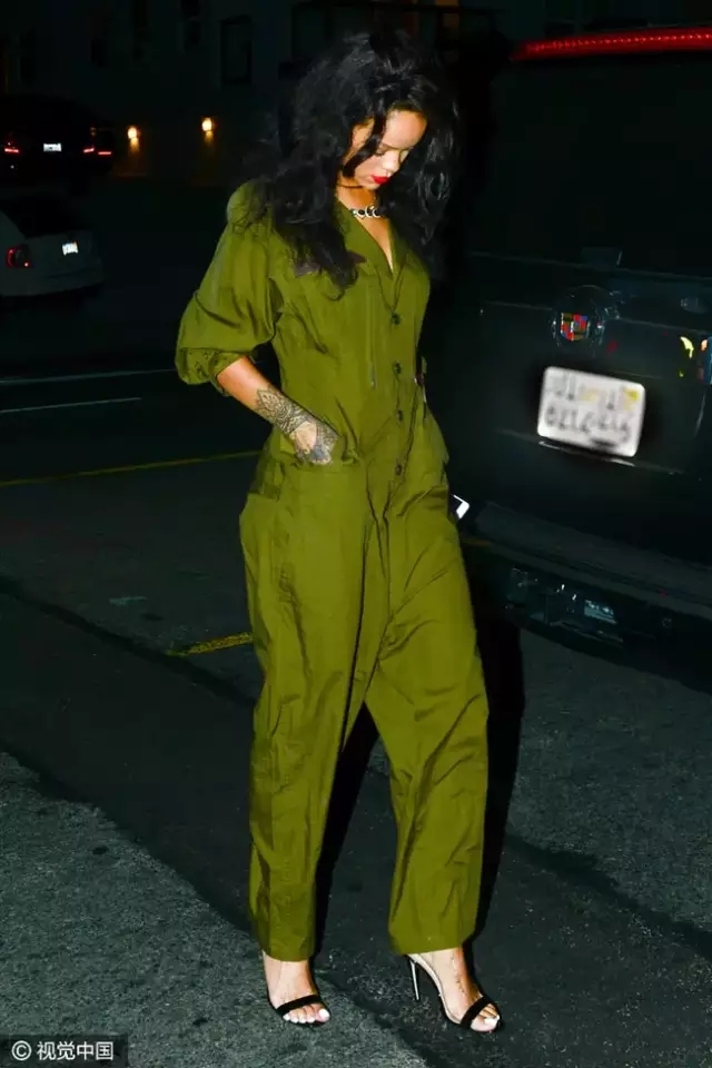 时尚八一八：连身裤是很好看，可是上厕所的时候该怎么办？