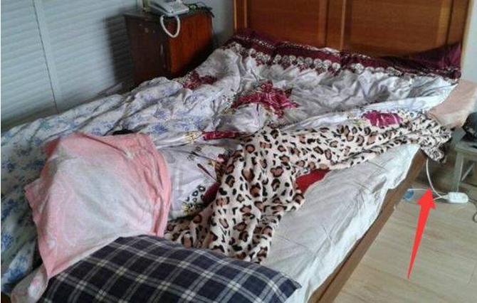 床下有人诡异的表现,床下藏了个可怕的东西