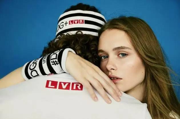 lvsupreme鞋,lvsupreme拍卖行球鞋