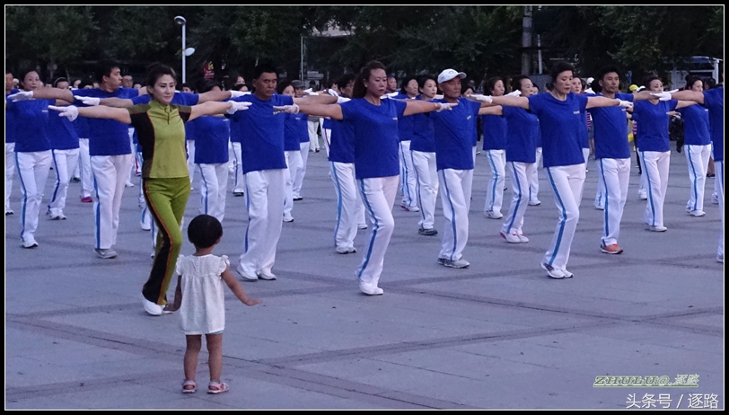 僵尸舞教程佳木斯健身操第二套,佳木斯僵尸舞快乐舞步健身操