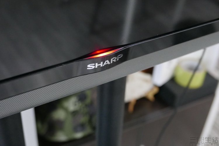 电视超窄边框和全面屏,夏普旷视s60价格