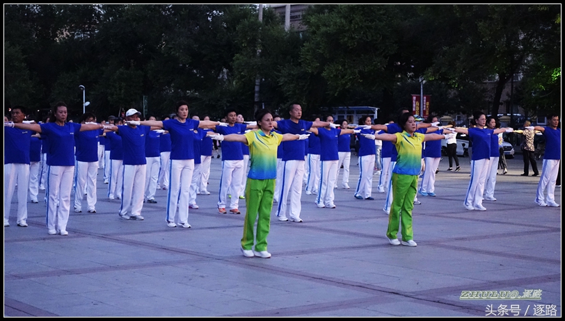 僵尸舞教程佳木斯健身操第二套,佳木斯僵尸舞快乐舞步健身操