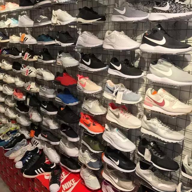 逛完这10家原宿球鞋店后，爆款冷门你想要的这里都有！